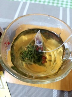 太二茶水间终极版：真的麻花椒绿茶