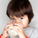 宝宝每天要喝多少奶？断奶粉以后应该选择怎样的牛奶？不要再忽视这种对娃娃生长发育至关重要的营养来源了~