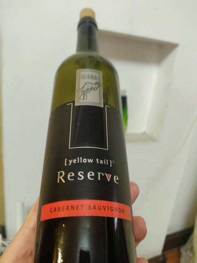 一支红酒 黄尾 加本力珍藏