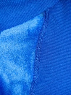 宝蓝色圆领卫衣——你可以看看这款