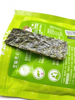 良品铺子芝麻夹心海苔☞适合孩子的吃的零食