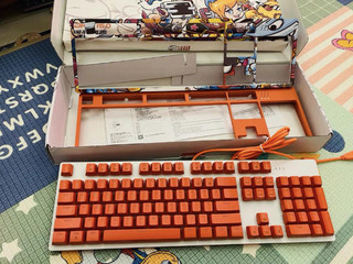 斗鱼橙色涂鸦有线机械键盘分享 