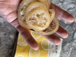 百草味水晶柠檬片第一次试吃体验