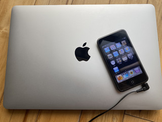 iPod+m1 macbook pro