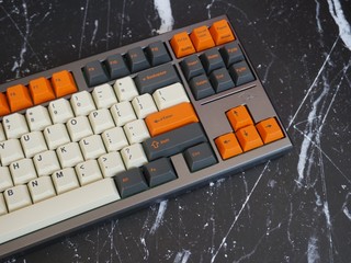 来自德国的工艺，GMK CARBON键帽