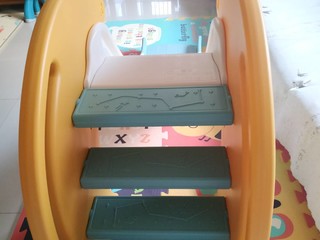 室内滑梯，孩童时代的快乐玩具