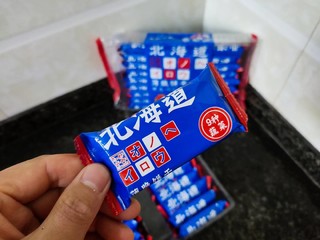 薄脆饼干，一袋接一袋，酥脆上头