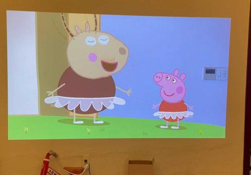 为孩子购入的爱普生EF12