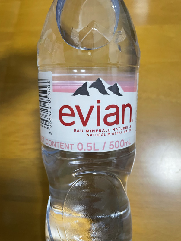 evian依雲法國原裝進口evian依雲礦泉水500ml24瓶整箱裝