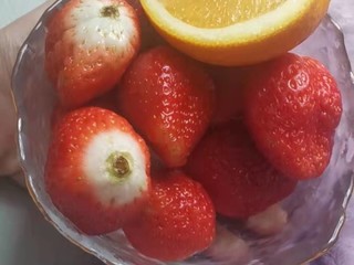 刚上市的奶油草莓🍓