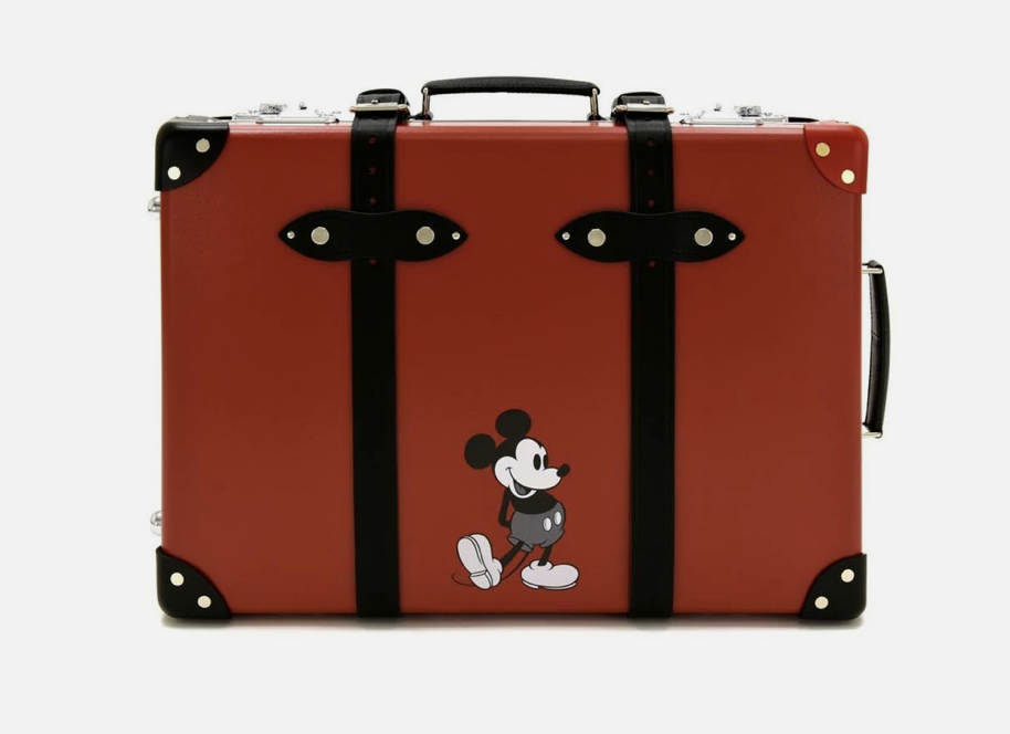迪士尼联名行李箱，3万块买一个童年回忆