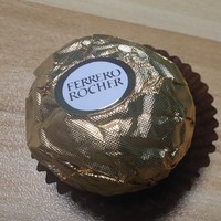 费列罗榛果巧克力 唯品会vs拼多多