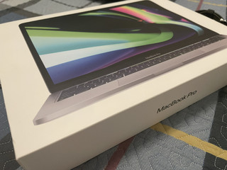 MacBook Pro银色