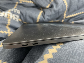 MacBook Pro银色