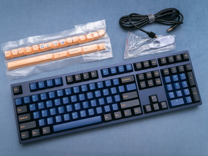 艾酷键盘怎么样 pbt键帽ttc金粉轴 打字赏心悦目_什么值得买