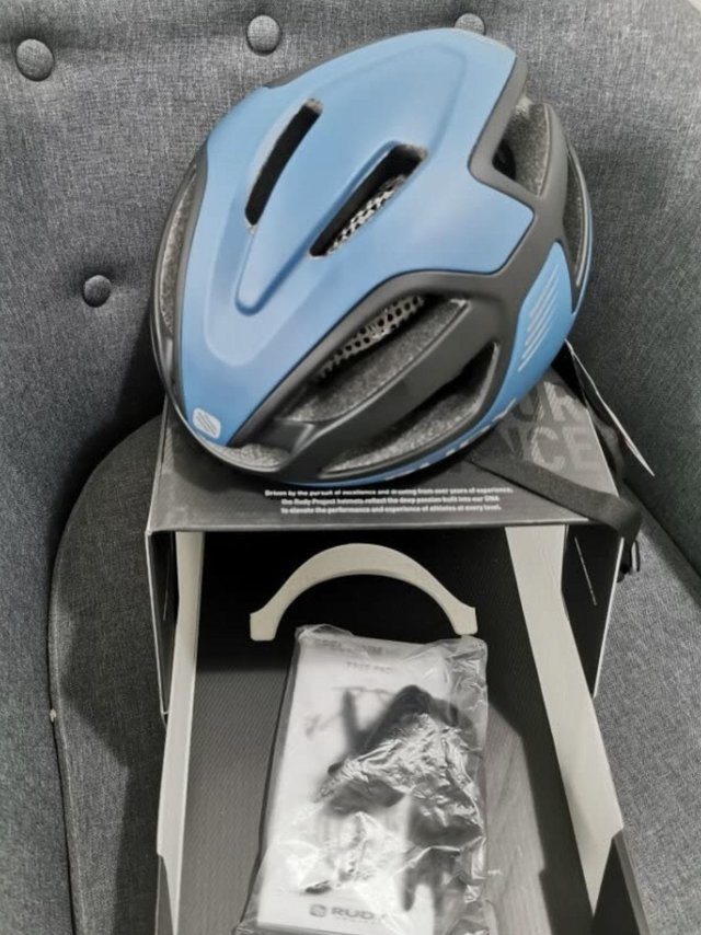 RUDY头盔轻便实用，内衬可更换！