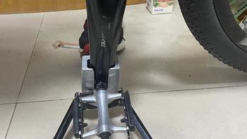 碳纤维自行车脚撑的另一种选择------topeak tw007脚踏中撑