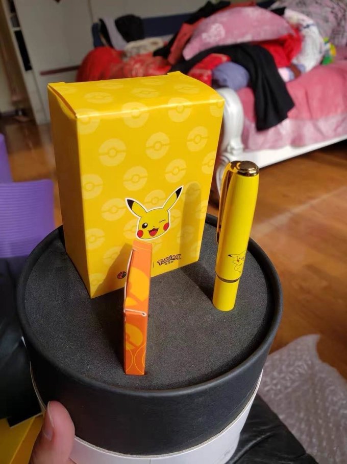 我私藏的毕加索皮卡丘联名钢笔