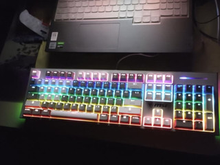 微星红轴RGB光效有线键盘