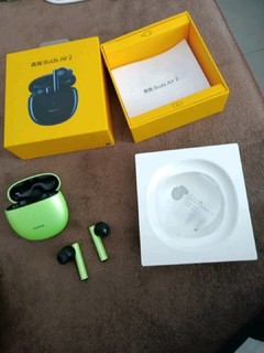 高颜值，realme Buds Air2