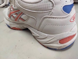 ASICS 亚瑟士 GEL-100TR 