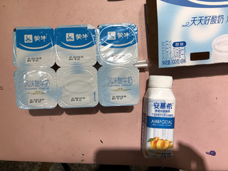 蒙牛复原乳风味酸牛奶，挺不错的