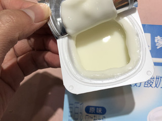 蒙牛复原乳风味酸牛奶，挺不错的