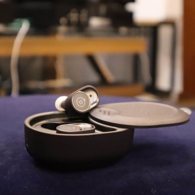 帝瓦雷蓝牙耳机