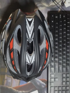 GUB公路自行车头盔