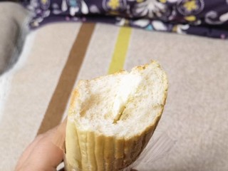 超好吃的曼可顿酥皮奶油夹心面包