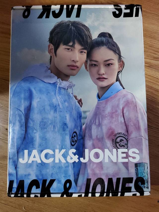 之前买的利物浦联名可以穿啦