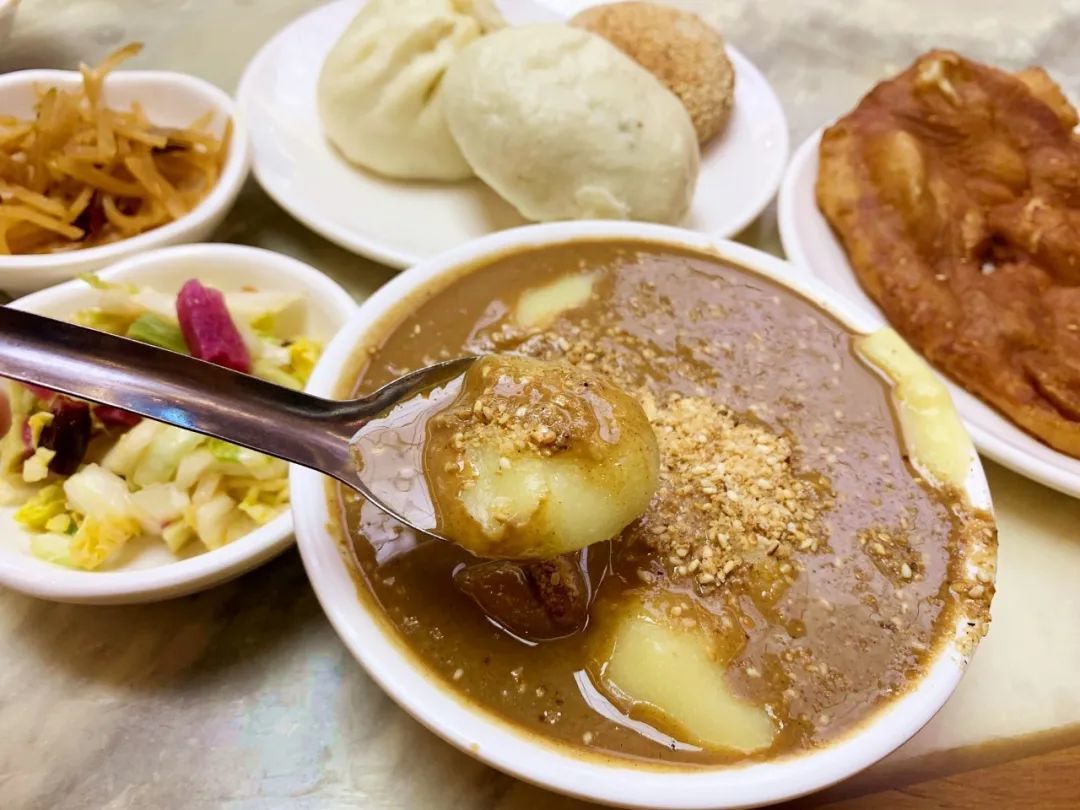 「炸豆腐湯」,「豆麵丸子湯」這裡也是一應俱全~羊雜湯處理的很乾淨