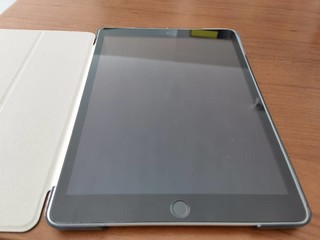 依旧是跑火车大边框的9代ipad