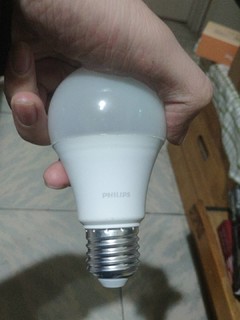飞利浦9w LED灯
