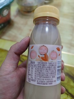 最近买过的饮料：每日鲜语奈雪的茶联名奶茶