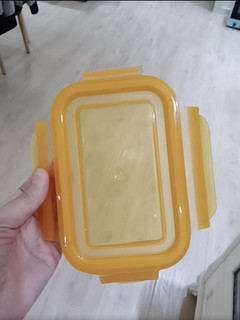 这个饭盒很超小
