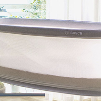 Bosch博世「REVOL芮芙智能婴儿床」：带摄像头可变书桌