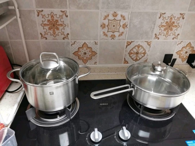 双立人烹饪锅具