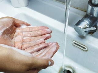 免接触随用随取，伸手即来的洗手体验