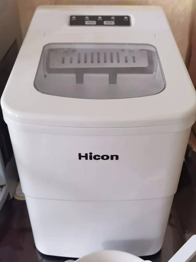 很好用的制冰机,非常方便,制冰的速度也很