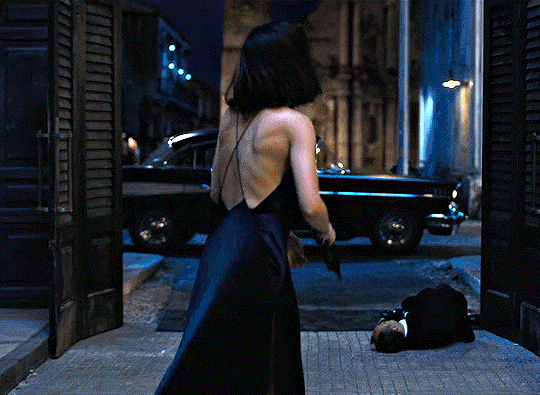 《007无暇赴死》玛德琳VS帕洛马都穿了啥？被又美又飒的新晋特工迷住了