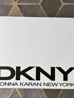 DKNY！猛然闯进我视野的服装大牌