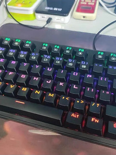 这款有着十多种亮光的游戏键盘，你不想要吗