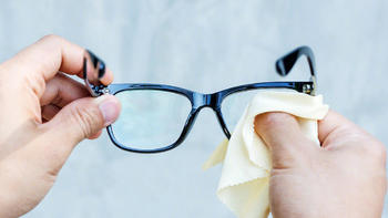 适合带眼镜人群的7款亲测好用的小物件，物美价廉，值得一看。