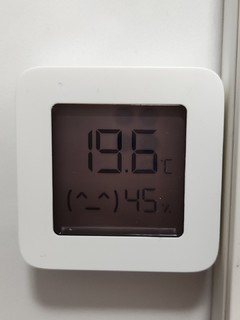小巧玲珑的小米温度计，随时监测室内温湿度