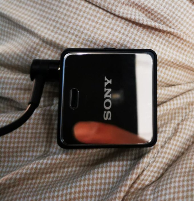 8分 舒适度:配的耳塞挺舒服的 续航能力:正在测试 sony 索尼 sbh24