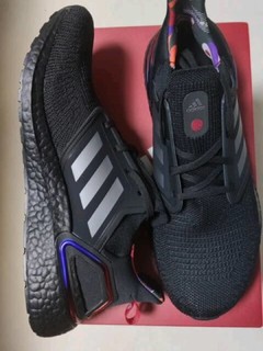 adidas男款boost跑步鞋