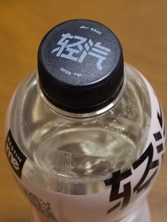 添加了益生菌的无糖果味碳酸饮料