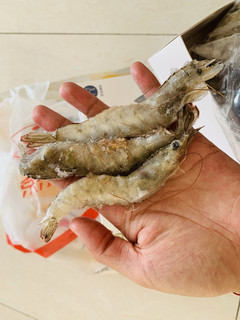 黑虎虾这货真值，个头不小，价格不贵！