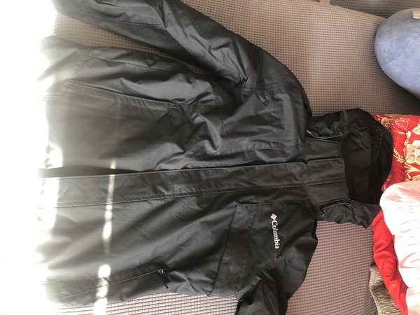 600块的哥伦比亚三合一冲锋衣